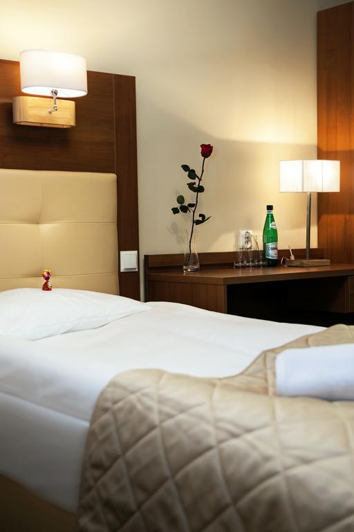 Hotel Royal Botanic Lublin Buitenkant foto